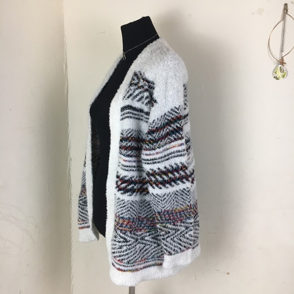 CARDIGAN OPEN FRONT AZTEC PRINT SIZE SMALL - Picture 4 of 15